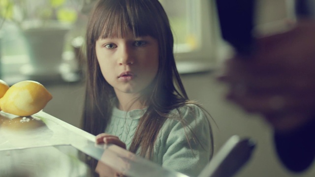 Video Reference: Face, Child, Hairstyle, Eye, Reading, Adaptation, Room, Long hair, Learning
