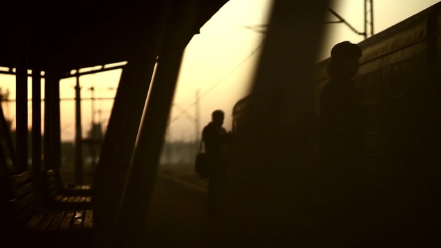 Video Reference: darkness, light, snapshot, morning, atmosphere, sky, sunlight, night, silhouette, evening, Person