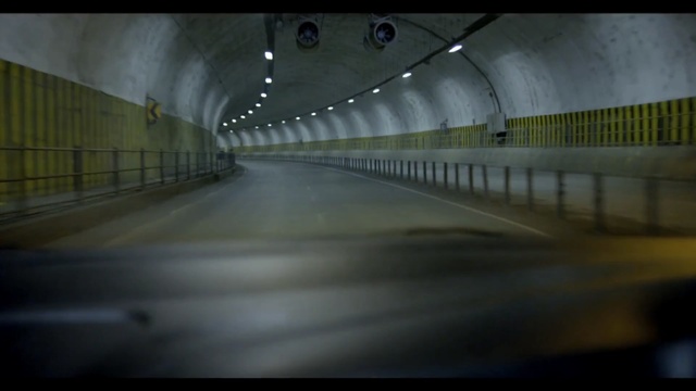 Video Reference: tunnel, infrastructure, subway, fixed link, atmosphere, metropolitan area, line, darkness, escalator, daylighting