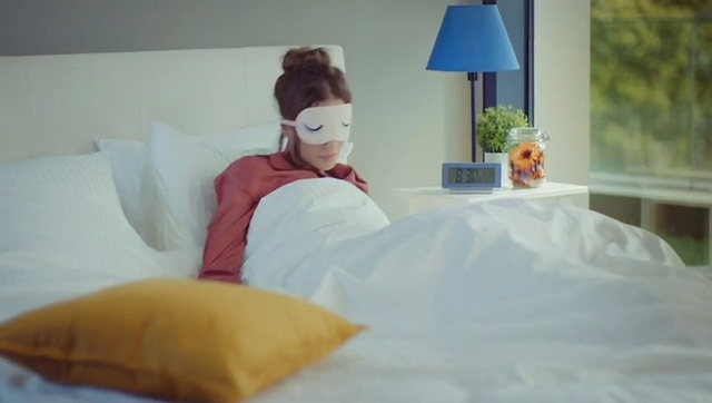 Video Reference: Bed sheet, Pillow, Bedding, Room, Furniture, Bed, Textile, Linens, Bedroom, Comfort