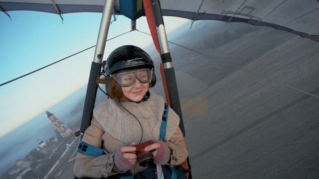 Video Reference: air sports, adventure, aviation, parachuting, air travel, windsports, vacation, fun, gliding, extreme sport, Person