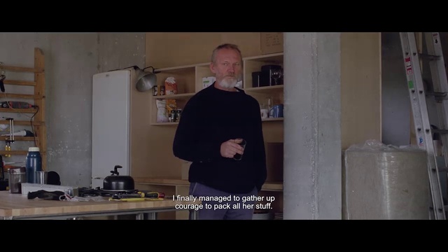 Video Reference: Arm, Shoulder, Photo caption, Screenshot