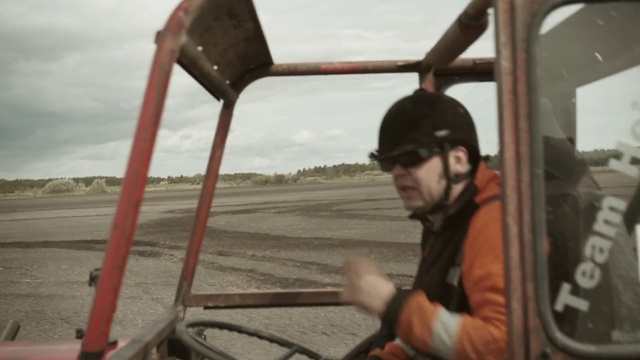 Video Reference: Vehicle, Helmet