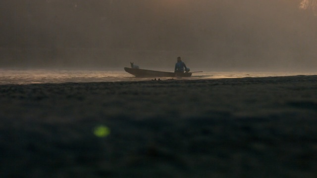 Video Reference: Sky, Atmospheric phenomenon, Vehicle, Horizon, Atmosphere, Sea, Cloud, Airplane, Ocean, Calm