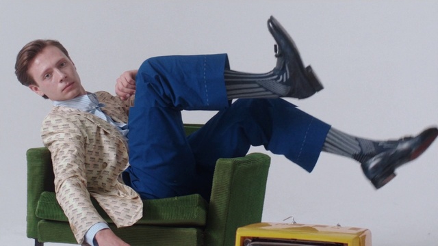 Video Reference: Leg, Sitting, Footwear, Jeans, Shoe