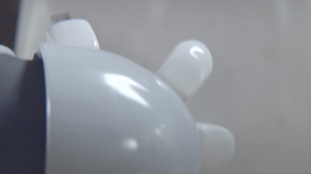 Video Reference: close up, plastic, glass, product, angle, tap