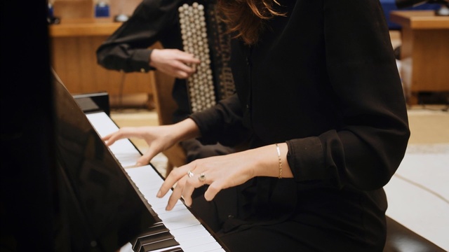 Video Reference: piano, pianist, keyboard, music, musical instrument, musician, technology, electronic device, classical music, musical keyboard