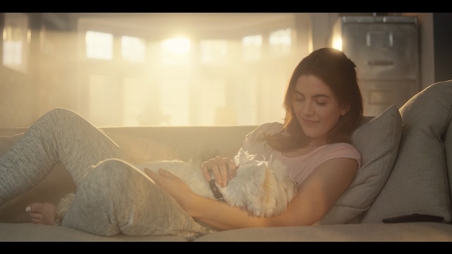 Video Reference: Photograph, Beauty, Skin, Snapshot, Lady, Sitting, Fun, Human, Sky, Photography, Person