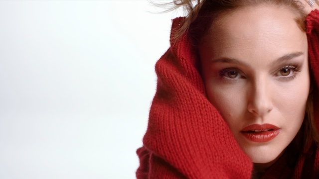 Video Reference: beauty, lip, cheek, fashion model, close up, girl, model, smile, scarf, brown hair, Person