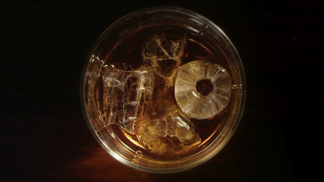 Video Reference: macro photography, circle, glass, Person