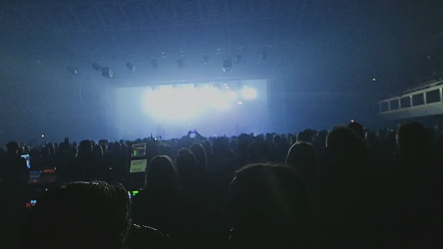 Video Reference: Performance, Entertainment, Sky, Crowd, Light, Atmosphere, Rock concert, Event, Concert, Performing arts