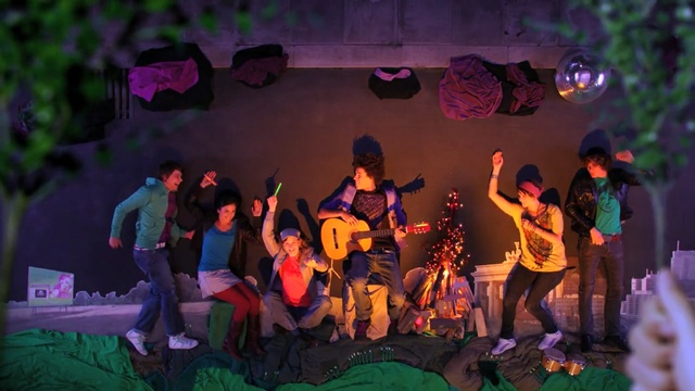 Video Reference: entertainment, event, musical theatre, stage, performing arts, fun, performance art, performance, night, recreation