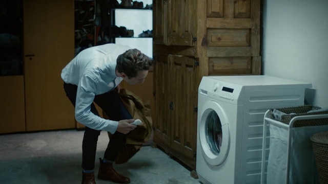 Video Reference: Washing machine, Clothes dryer, Major appliance, Laundry, Laundry room, Home appliance, Room, Washing