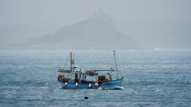 Video Reference: sea, ocean, boat, wave, fishing vessel, coastal and oceanic landforms, wind wave, loch, coast, ship