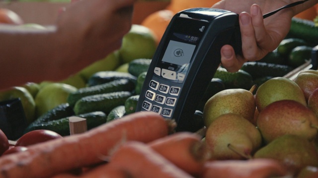 Video Reference: Mobile phone, Portable communications device, Gadget, Communication Device, Natural foods, Feature phone, Electronic device, Technology, Local food, Hand