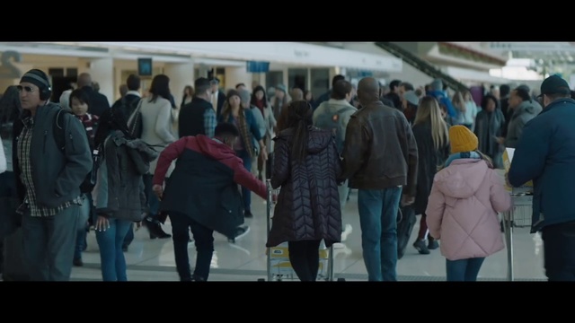Video Reference: People, Crowd, Passenger, Public space, Snapshot, Human settlement, Transport, Fun, Standing, Fashion