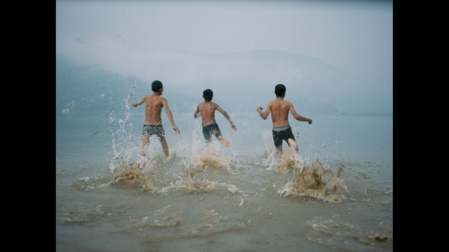 Video Reference: Fun, Photograph, People on beach, Vacation, Wave, Water, Sea, Summer, Friendship, Ocean, Person