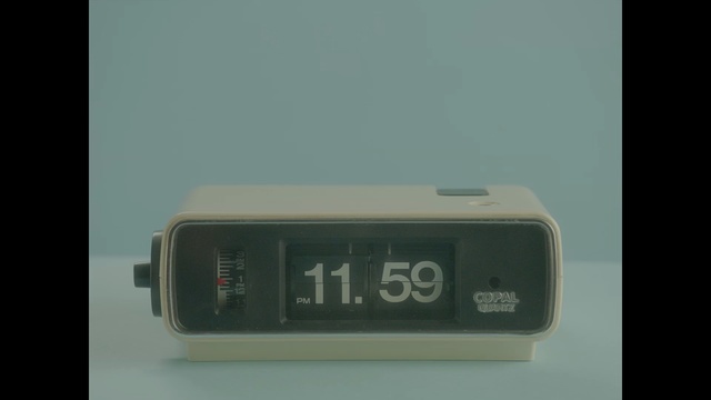 Video Reference: product, weighing scale, technology, hardware, electronics, electronic device, measuring instrument, product, alarm clock