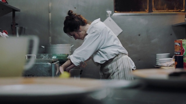 Video Reference: Cook, Chef, Cooking, Room, Job, Cuisine