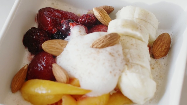 Video Reference: dessert, food, frozen dessert, ice cream, yogurt, fruit, dish, sundae, commodity, dairy product