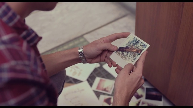 Video Reference: Hand, Finger, Human, Cash, Material property, Adaptation, Nail, Visual arts, Photography, Flesh