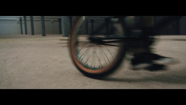 Video Reference: Bicycle wheel, Spoke, Wheel, Bicycle tire, Bicycle part, Bicycle, Tire, Flatland bmx, Vehicle, Mode of transport