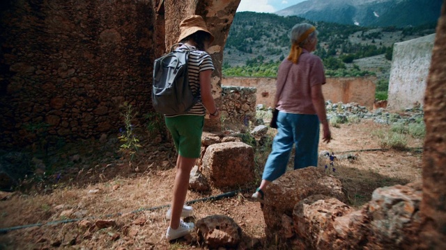 Video Reference: Soil, Adaptation, Tree, Plant, Geological phenomenon, Landscape, Rock