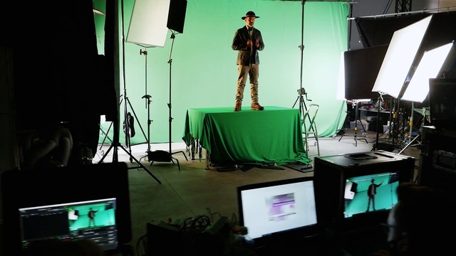 Video Reference: Film studio, Green, Stage, Studio, Music, Performance, Sound stage, Technology, Event, Pop music