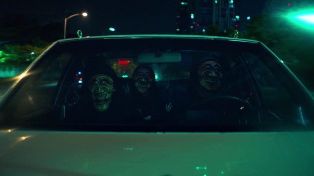 Video Reference: Automotive lighting, Green, Light, Vehicle, Car, Vehicle door, Windshield, Mode of transport, Auto part, Lighting