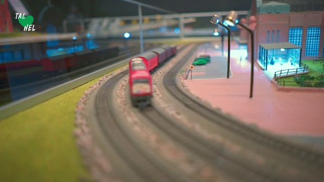 Video Reference: Transport, Mode of transport, Scale model, Vehicle, Road, Thoroughfare, Race track, Infrastructure, Model car, Games