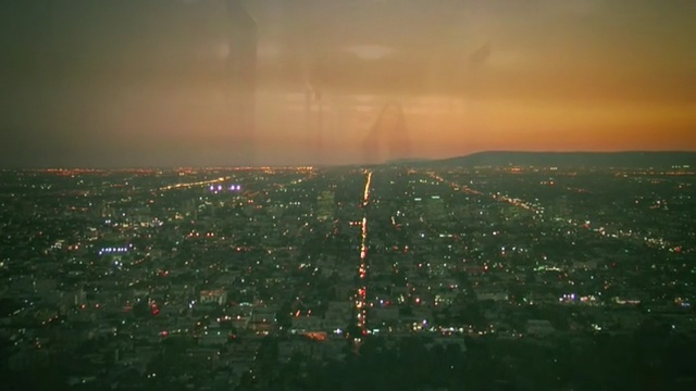 Video Reference: sky, atmosphere, horizon, city, night, cityscape, morning, dawn, skyline, evening