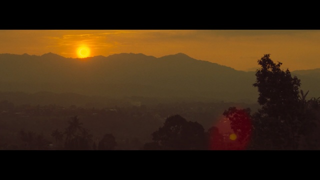 Video Reference: Sky, Nature, Sunrise, Atmospheric phenomenon, Red sky at morning, Morning, Horizon, Evening, Sunset, Atmosphere