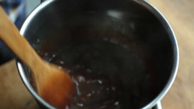 Video Reference: Food, Dish, Cuisine, Ingredient, Brown sauce, Chocolate syrup, Chocolate, Gravy, Recipe