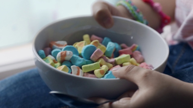 Video Reference: Food, Confectionery, Hand, Candy, Cuisine, Finger, Vegetarian food