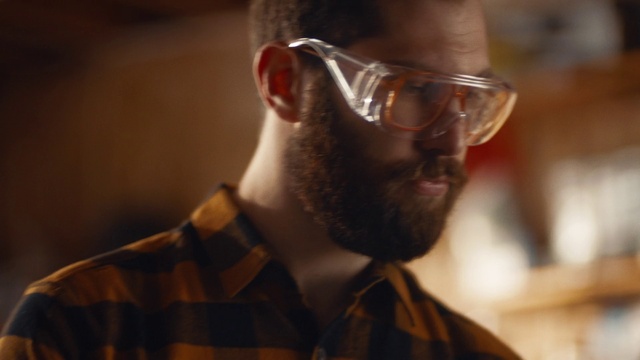 Video Reference: Glasses, Vision care, Eyewear, Beard, Tartan, Dress shirt, Collar, Facial hair, Audio equipment, Eye glass accessory