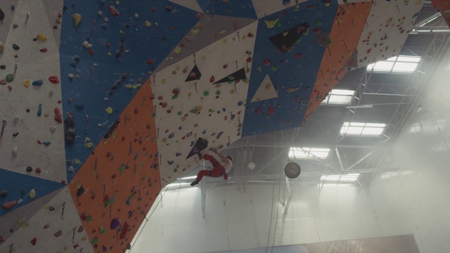 Video Reference: Climbing, Bouldering, Adventure, Sport climbing, Rock climbing, Recreation, Climbing hold, Wall, Ceiling, Room