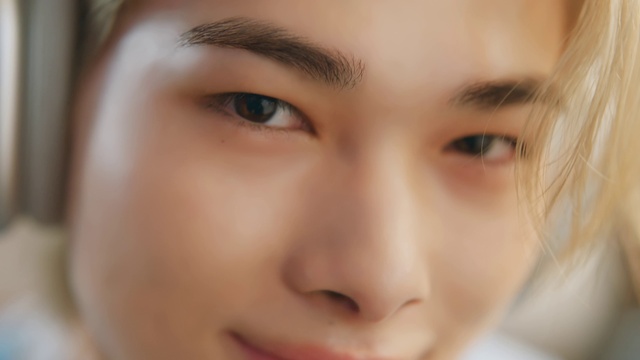 Video Reference: Forehead, Nose, Cheek, Skin, Lip, Chin, Eyebrow, Eyelash, Mouth, Jaw