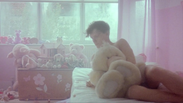 Video Reference: tub, vessel, happy