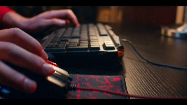 Video Reference: Computer keyboard, Finger, Electronic device, Musical instrument, Technology, Electronic instrument, Hand, Nail, Typing, Thumb