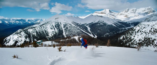 Video Reference: Snow, Mountain, Mountainous landforms, Winter, Mountain range, Ridge, Geological phenomenon, Recreation, Hill station, Piste