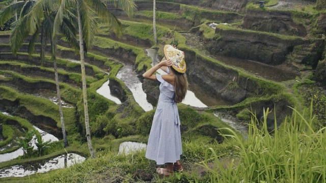 Video Reference: tree, grass, plant, agriculture, plantation, landscape, girl, jungle