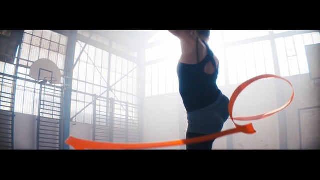 Video Reference: Racket, Shoulder, Arm, Joint, Leg, Hula hoop, Thigh, Elbow, Strings, Rhythmic gymnastics