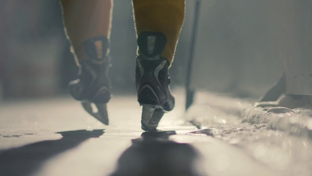 Video Reference: Footwear, Shoe, Leg, Human leg, Joint, Fashion, Jeans, Ankle, Photography, Foot