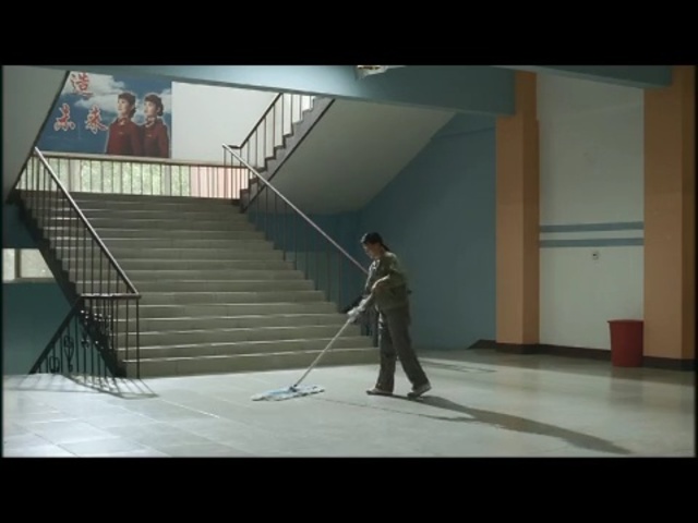 Video Reference: structure, games, floor, indoor games and sports, recreation, flooring, angle, screenshot, sport venue, daylighting