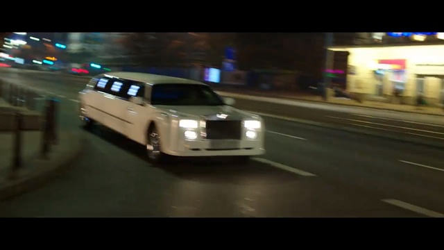 Video Reference: Land vehicle, Vehicle, Car, Luxury vehicle, Limousine, Mode of transport, Transport, Automotive design, Rolls-royce phantom, Rolls-royce