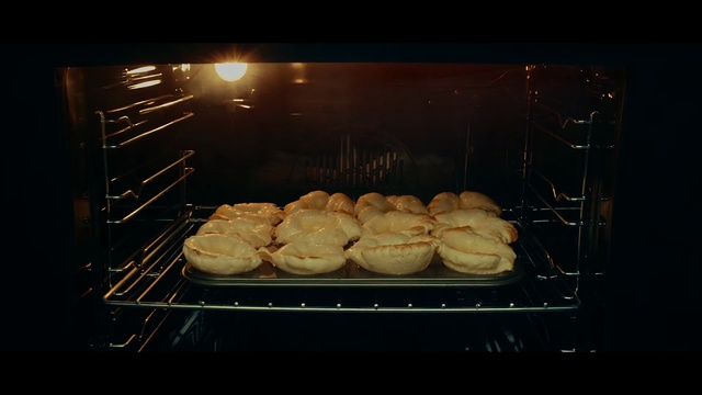Video Reference: baking, night, food, cuisine, still life photography, darkness