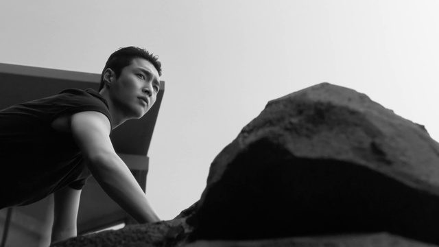 Video Reference: Black, Photograph, White, Sitting, Black-and-white, Beauty, Monochrome photography, Standing, Photography, Arm