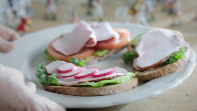 Video Reference: Dish, Food, Cuisine, Ingredient, Finger food, Recipe, Baked goods, Produce, appetizer, American food