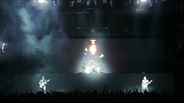 Video Reference: Performance, Entertainment, Rock concert, Concert, Performing arts, Event, Light, Stage, Public event, Crowd