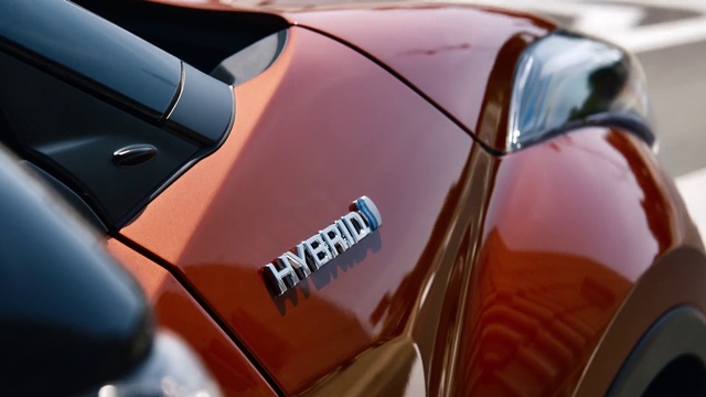 Video Reference: Land vehicle, Vehicle, Car, Automotive design, Automotive exterior, Design, Auto part, Automotive lighting, Hood, Emblem